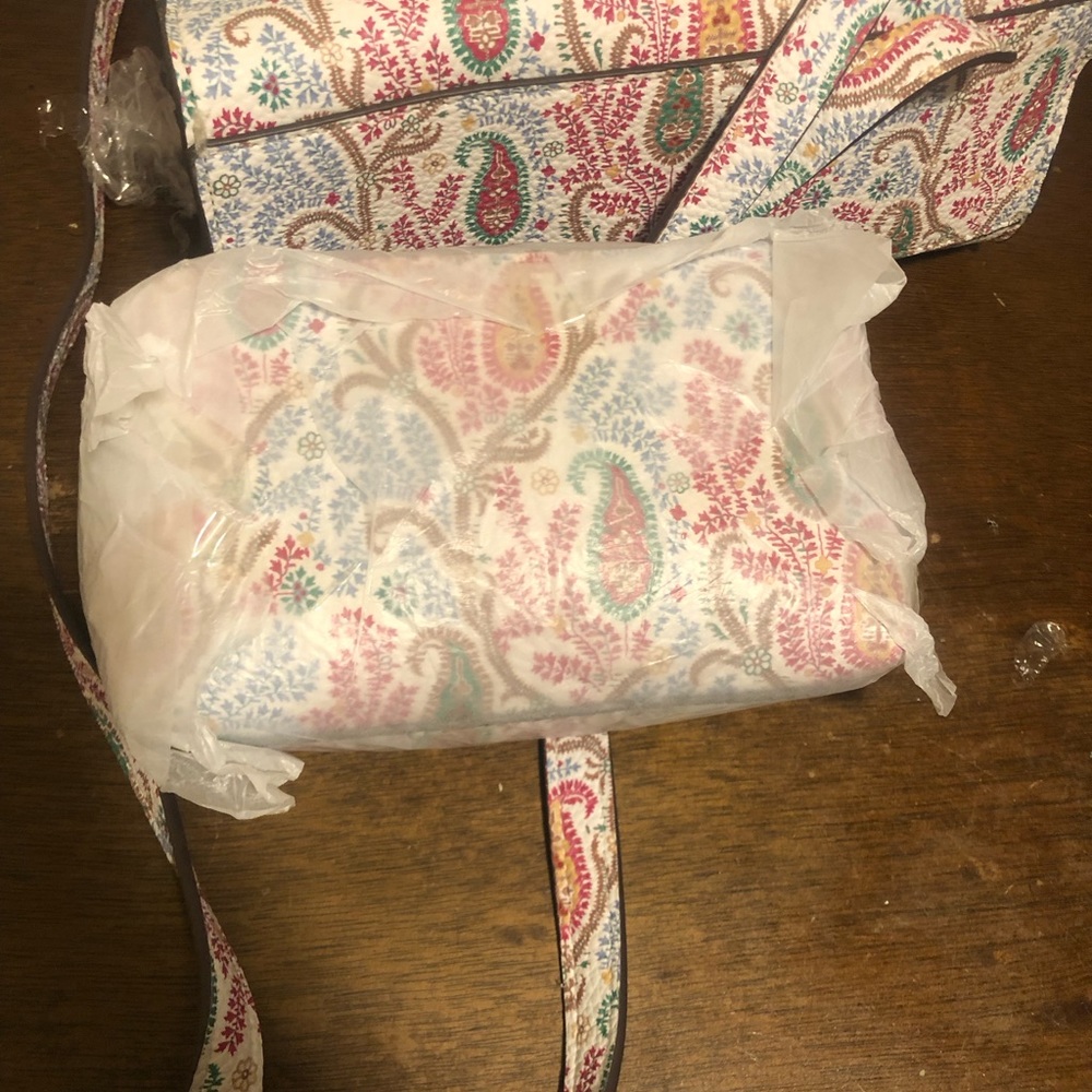 Snall purse with clutch. New never use
